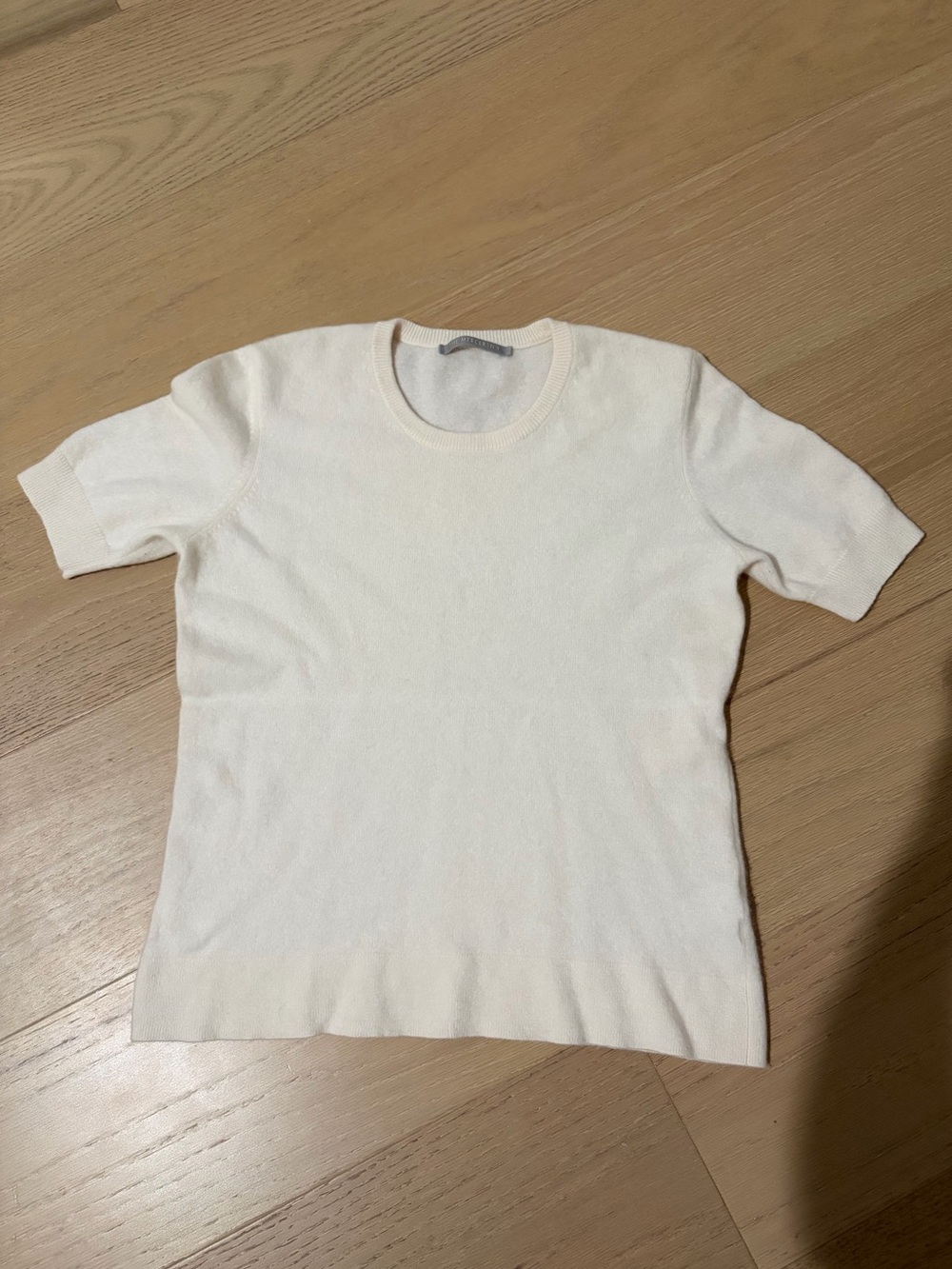 Tag Cream Cashmere Short sleeve top THE MERCER